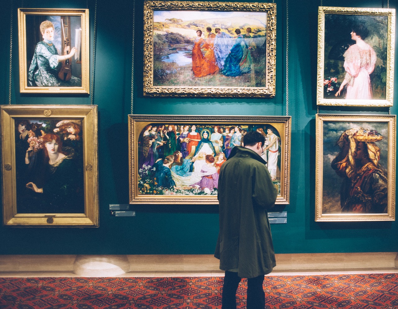 Schilderij van Rembrandt van Rijn tentoongesteld in een museum